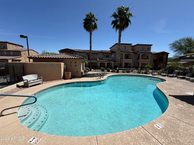 2821 S SKYLINE Drive 128, Mesa, AZ 85212