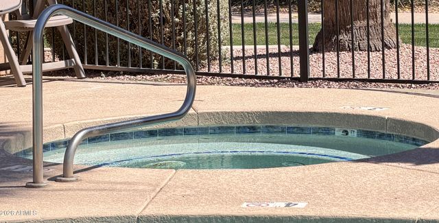2821 S SKYLINE Drive 128, Mesa, AZ 85212