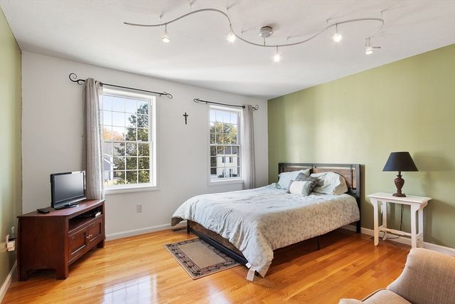 50 Sky Ln, Leominster, MA 01453