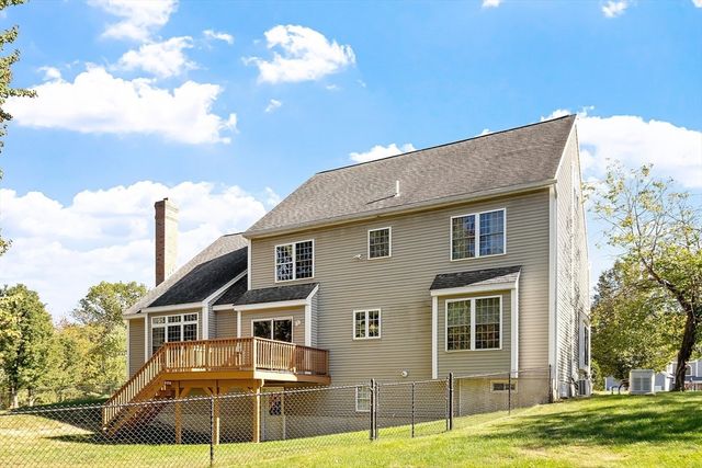 50 Sky Ln, Leominster, MA 01453