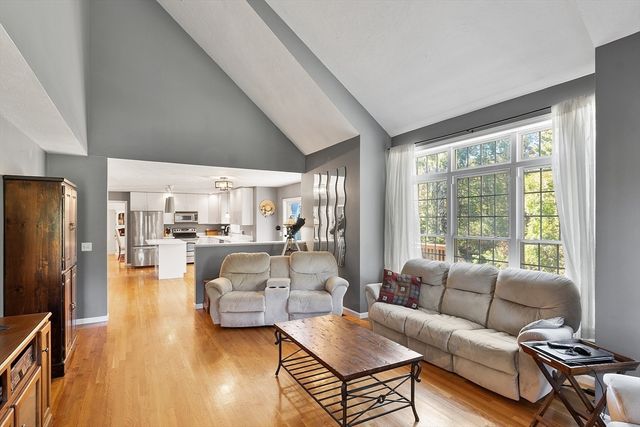 50 Sky Ln, Leominster, MA 01453