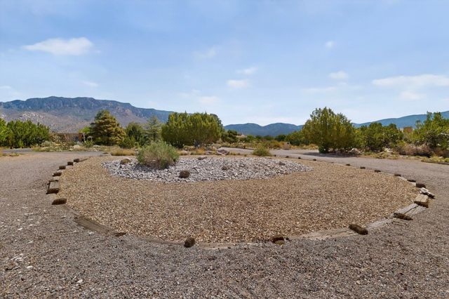 984 Lynx Loop NE, Albuquerque, NM 87122