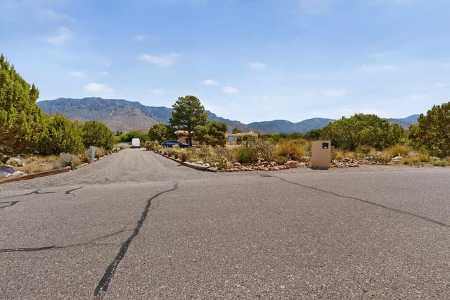 984 Lynx Loop NE, Albuquerque, NM 87122