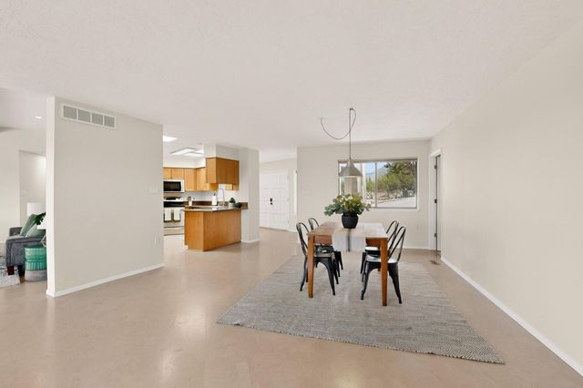 984 Lynx Loop NE, Albuquerque, NM 87122