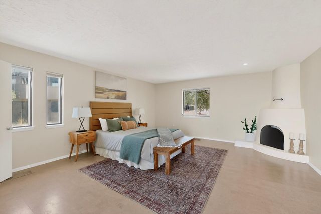 984 Lynx Loop NE, Albuquerque, NM 87122