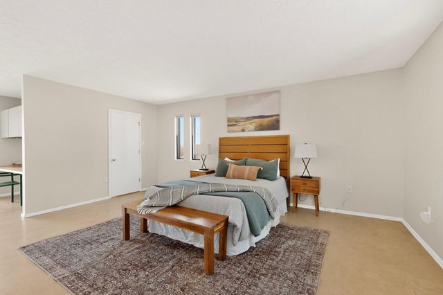 984 Lynx Loop NE, Albuquerque, NM 87122