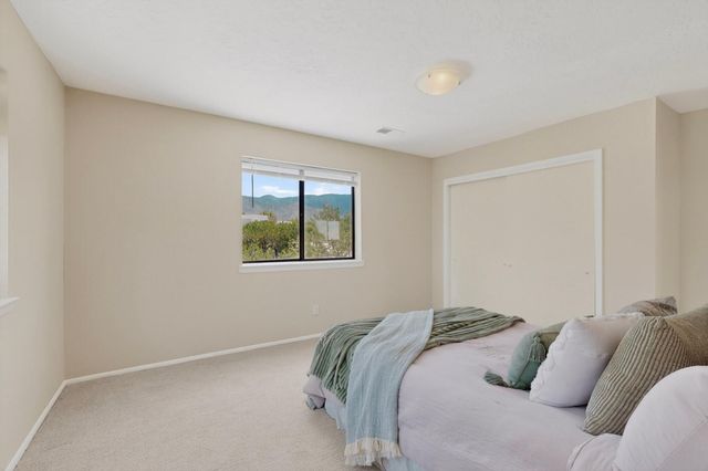 984 Lynx Loop NE, Albuquerque, NM 87122