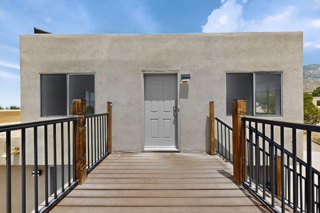 984 Lynx Loop NE, Albuquerque, NM 87122