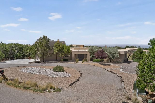 984 Lynx Loop NE, Albuquerque, NM 87122