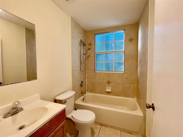 5555 Garden Avenue, West Palm Beach, FL 33405