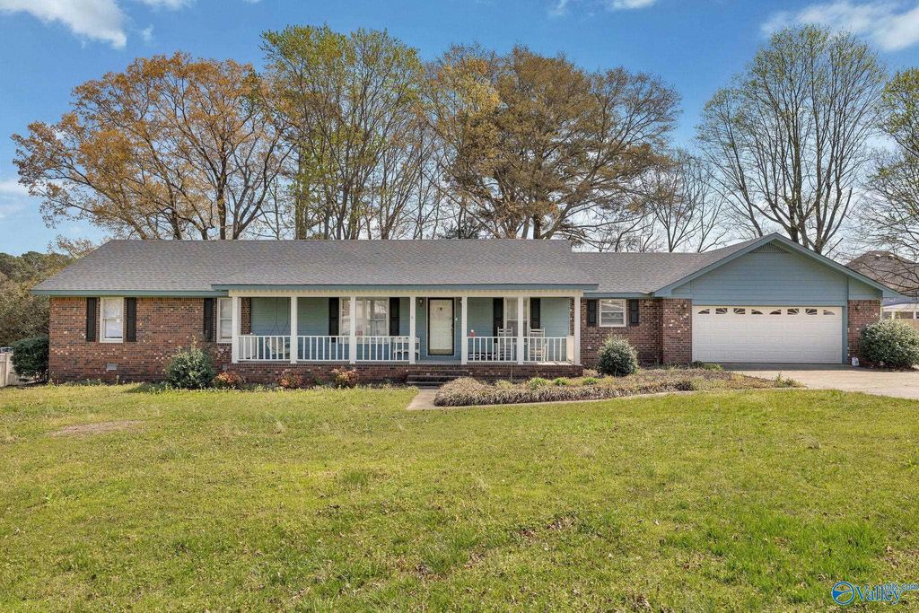 102 Stewart Street, Albertville, AL 35950