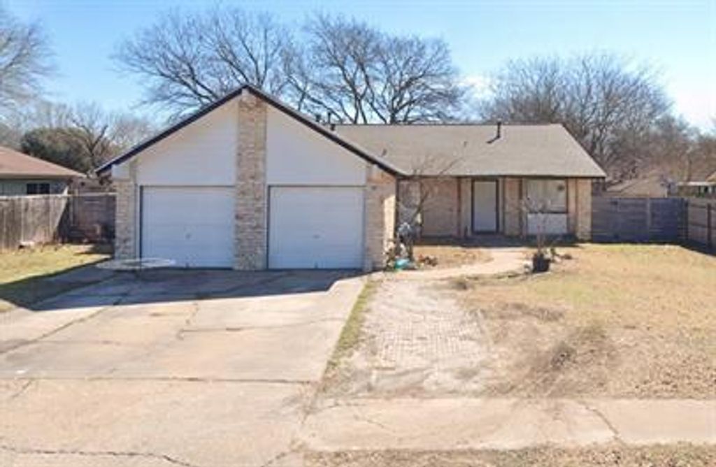5615 Jacaranda DR A, Austin, TX 78744