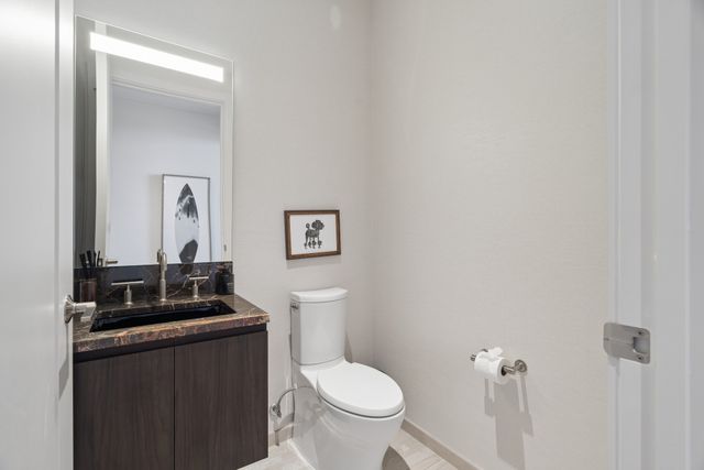 160 2nd Ave S Apt 3202, Nashville, TN 37201