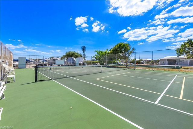 4689 Fiji LN, Bonita Springs, FL 34134