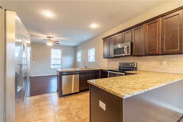 424 E 7th Street, Fayetteville, AR 72701