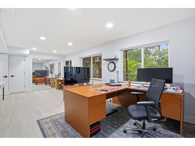 430 Nw SKYLINE Blvd, Portland, OR 97229