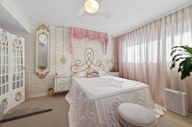 3809 N Braeswood Boulevard 21, Houston, TX 77025