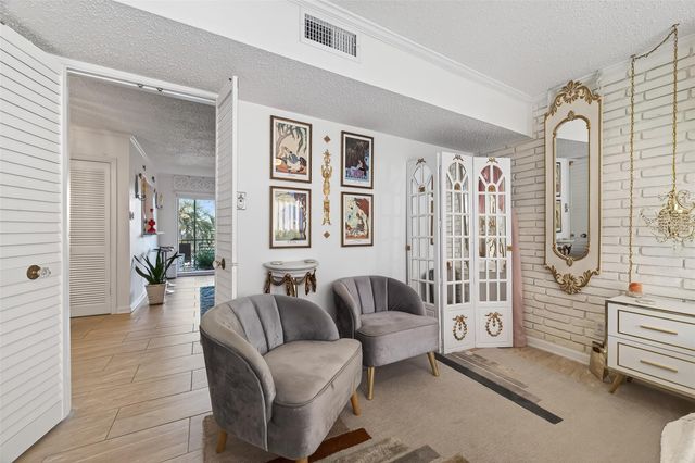 3809 N Braeswood Boulevard 21, Houston, TX 77025