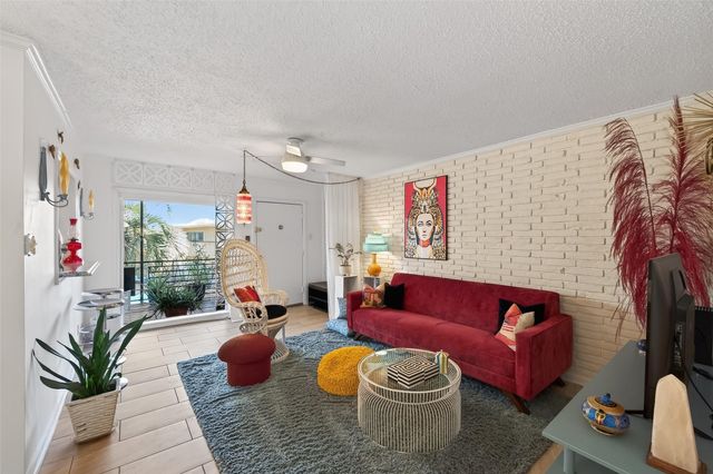 3809 N Braeswood Boulevard 21, Houston, TX 77025