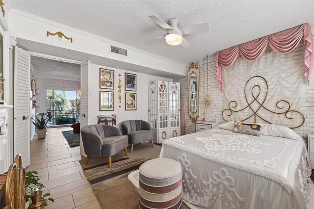 3809 N Braeswood Boulevard 21, Houston, TX 77025