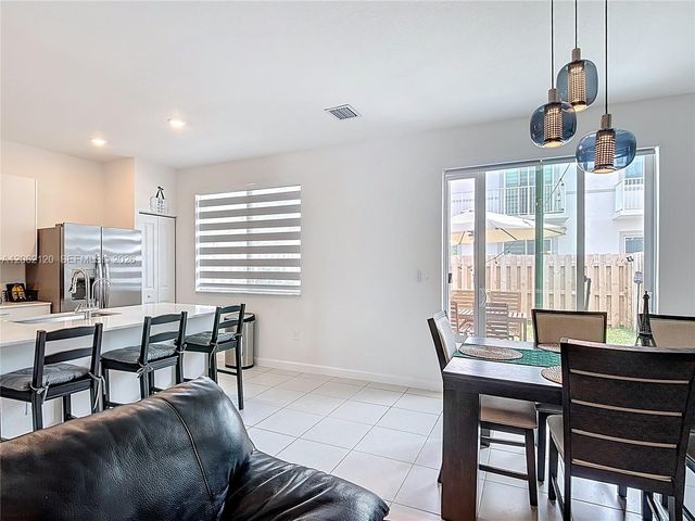 716 SE 14th St, Homestead, FL 33034