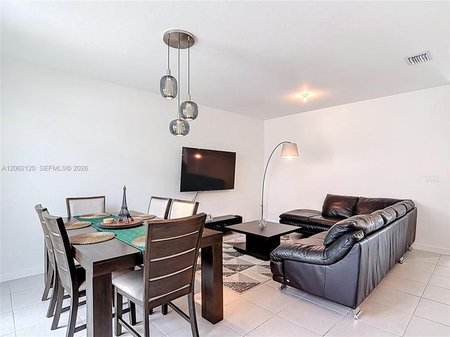 716 SE 14th St, Homestead, FL 33034