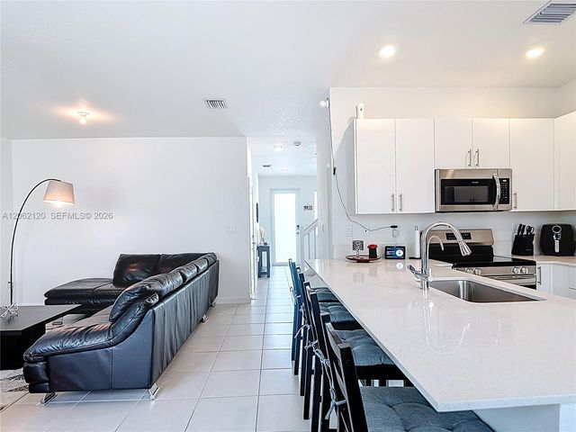 716 SE 14th St, Homestead, FL 33034