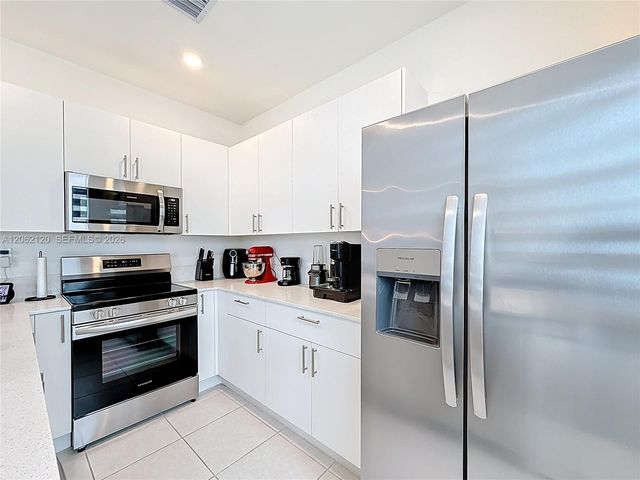 716 SE 14th St, Homestead, FL 33034