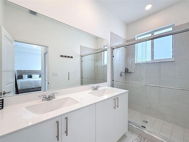 716 SE 14th St, Homestead, FL 33034