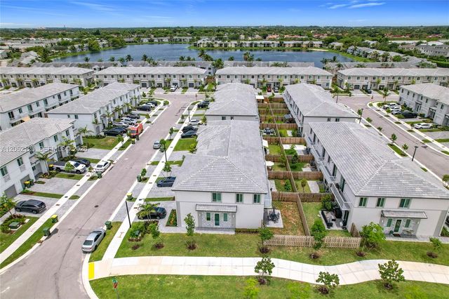 716 SE 14th St, Homestead, FL 33034
