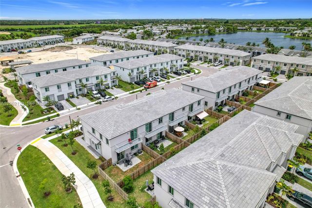 716 SE 14th St, Homestead, FL 33034