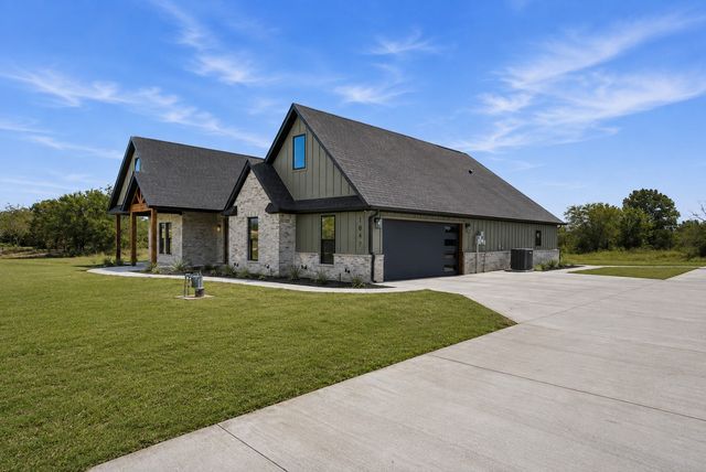 1047 Pioneer Crossing, Weatherford, TX 76088