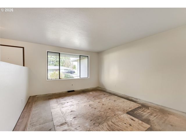 19710 Sw JOHNSON St, Beaverton, OR 97003