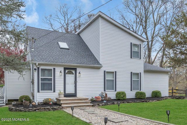 372 Casino Drive, Farmingdale, NJ 07727