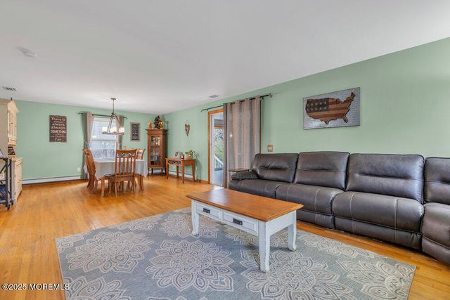 372 Casino Drive, Farmingdale, NJ 07727