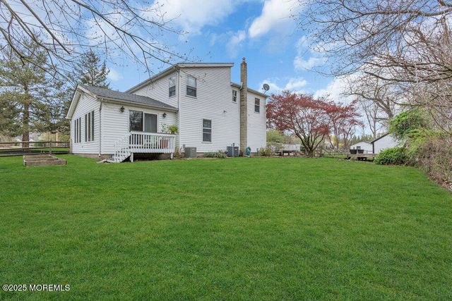 372 Casino Drive, Farmingdale, NJ 07727