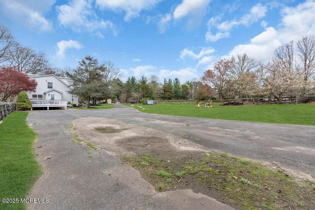 372 Casino Drive, Farmingdale, NJ 07727
