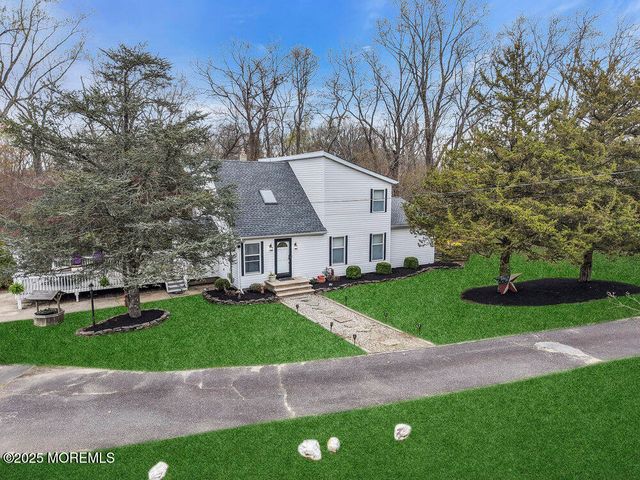 372 Casino Drive, Farmingdale, NJ 07727
