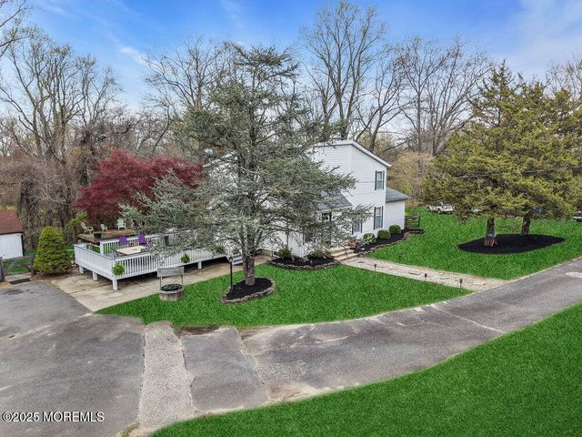 372 Casino Drive, Farmingdale, NJ 07727