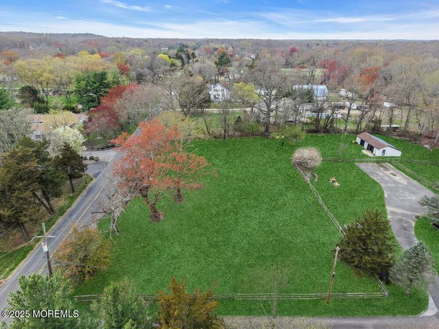 372 Casino Drive, Farmingdale, NJ 07727