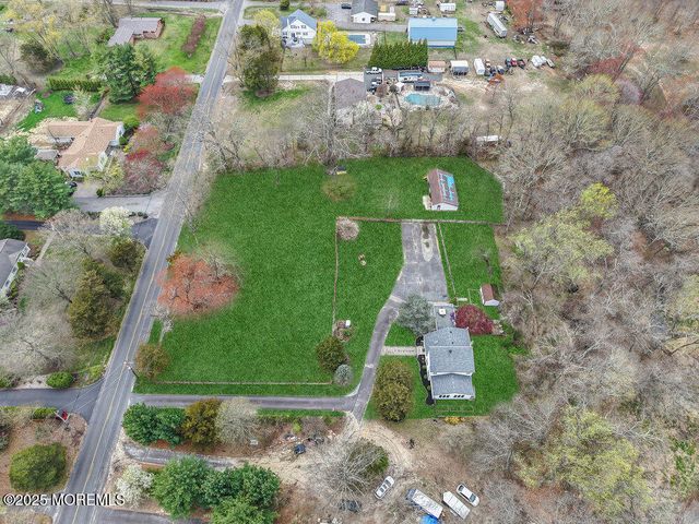 372 Casino Drive, Farmingdale, NJ 07727