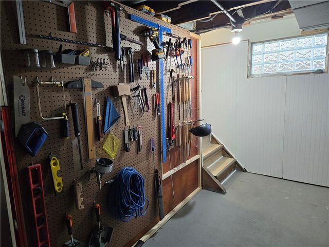 163 Rawlinson Road, Irondequoit, NY 14617