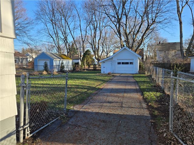 163 Rawlinson Road, Irondequoit, NY 14617