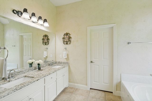 1009 Shoal Creek Court, Fairview, TX 75069