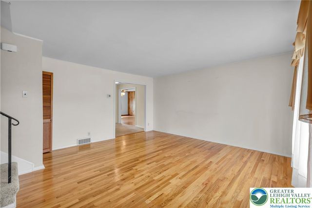 2229 Vista Drive, Bethlehem City, PA 18018