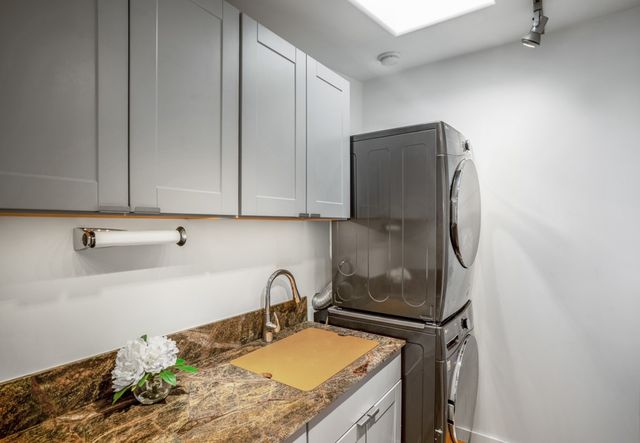 1012 Marquez Place 302, Santa Fe, NM 87505