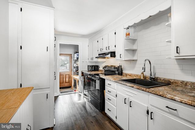 124 SADSBURY AVE, Christiana, PA 17509