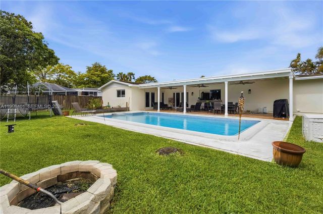 19911 SW 84th Avenue, Cutler Bay, FL 33189