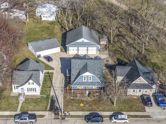 300 N MAPLE STREET, Black Creek, WI 54106