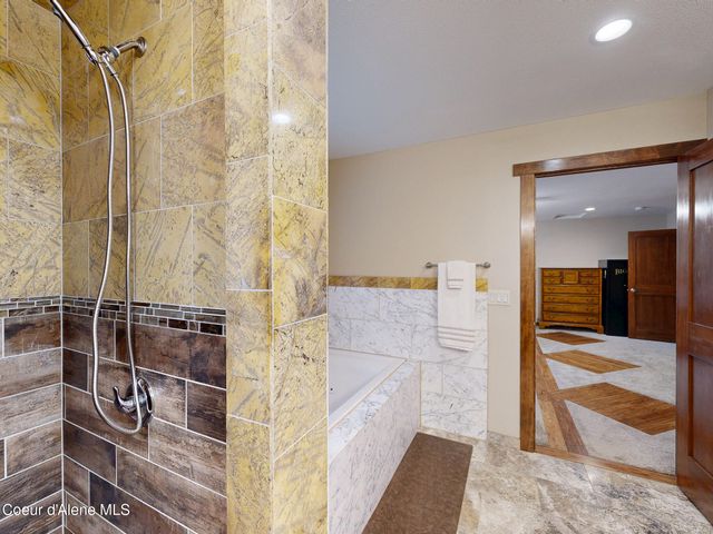10570 E FAR CRY RD, Athol, ID 83801